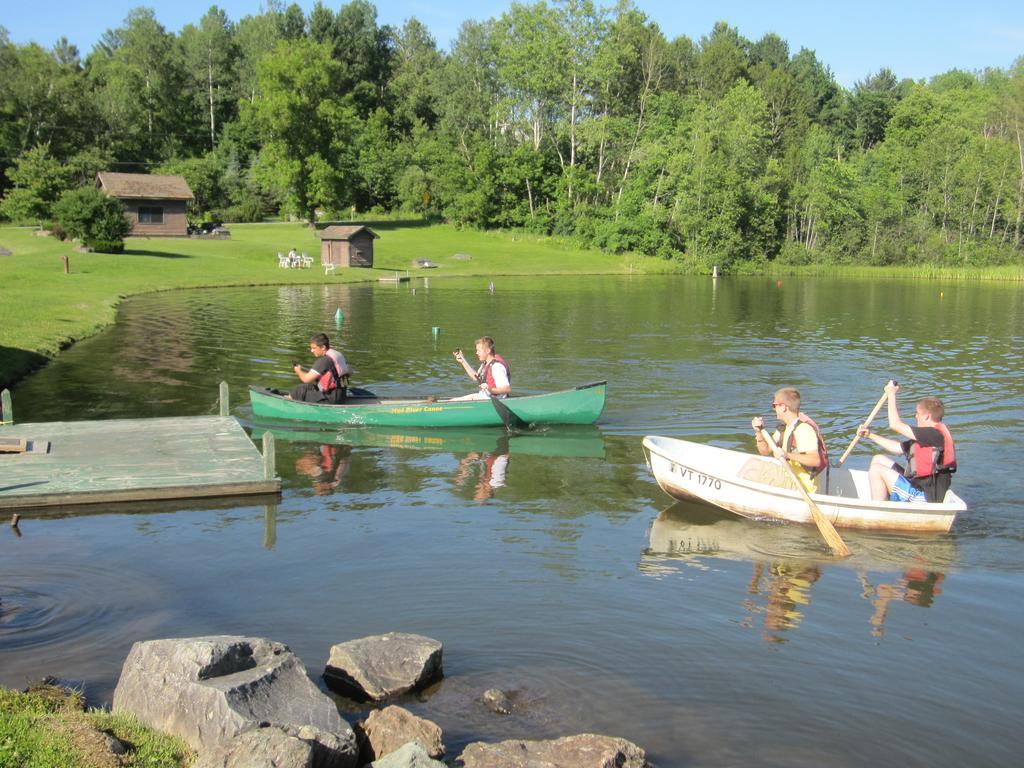 Commodores Inn Stowe Bagian luar foto