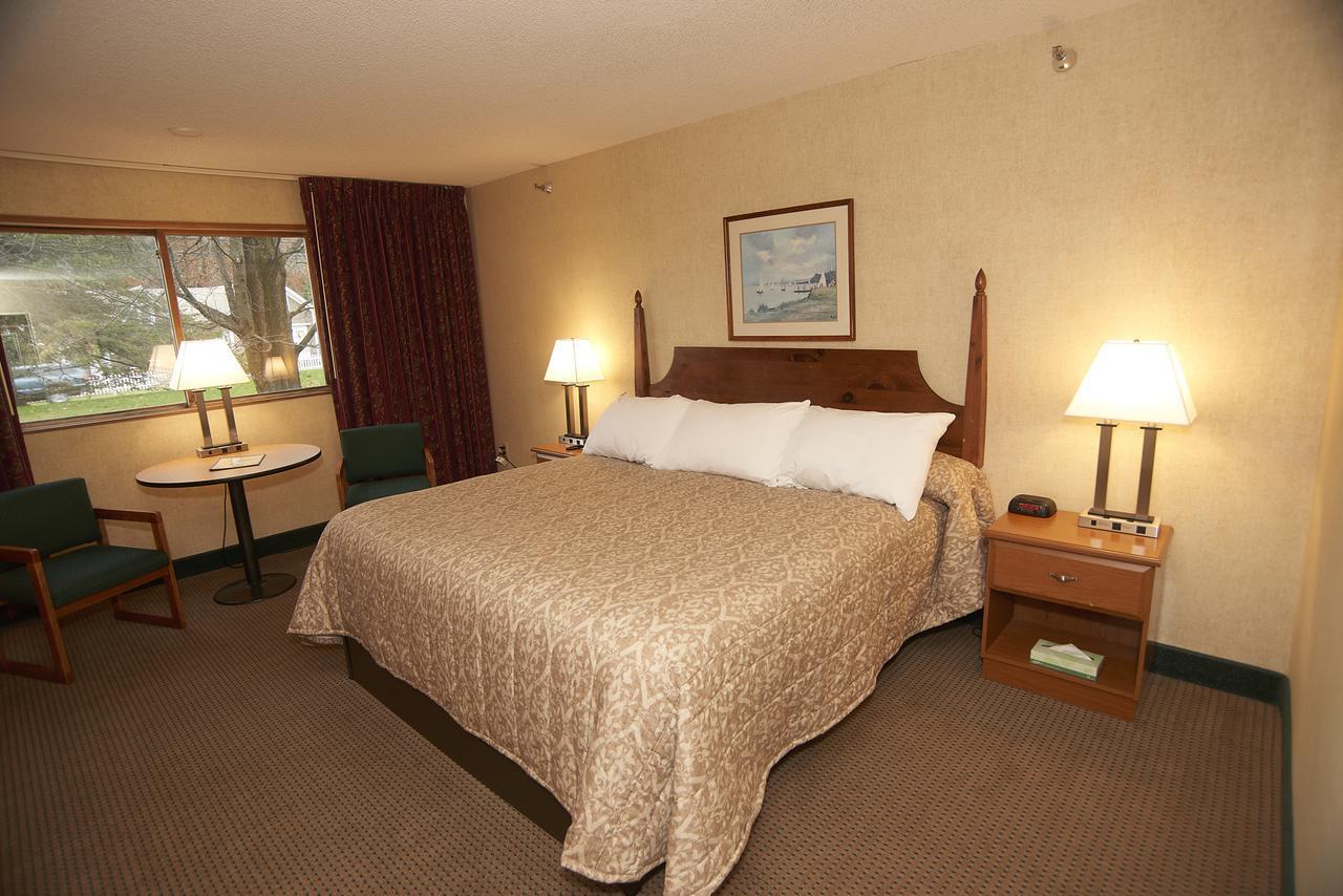 Commodores Inn Stowe Bagian luar foto