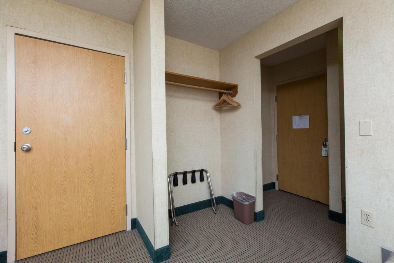 Commodores Inn Stowe Bagian luar foto