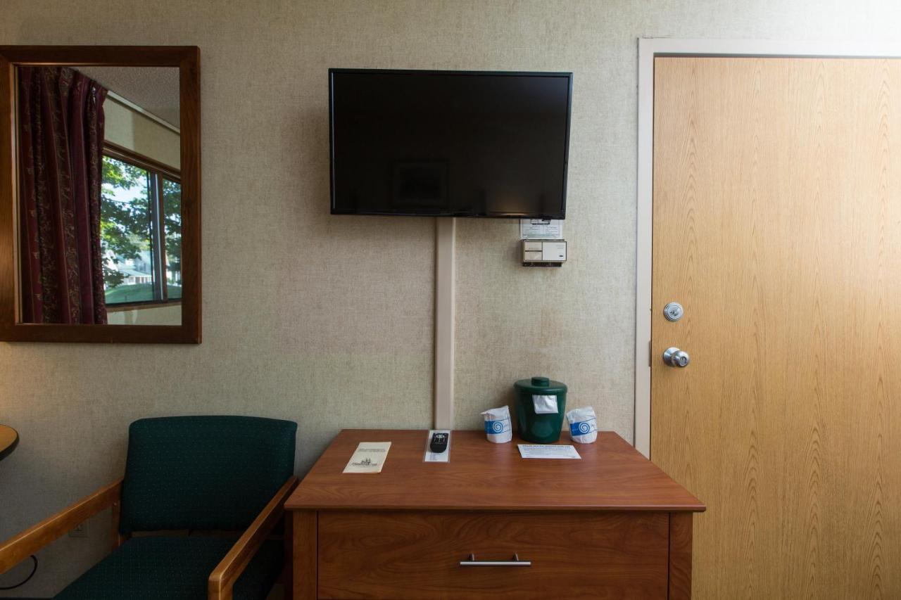 Commodores Inn Stowe Bagian luar foto