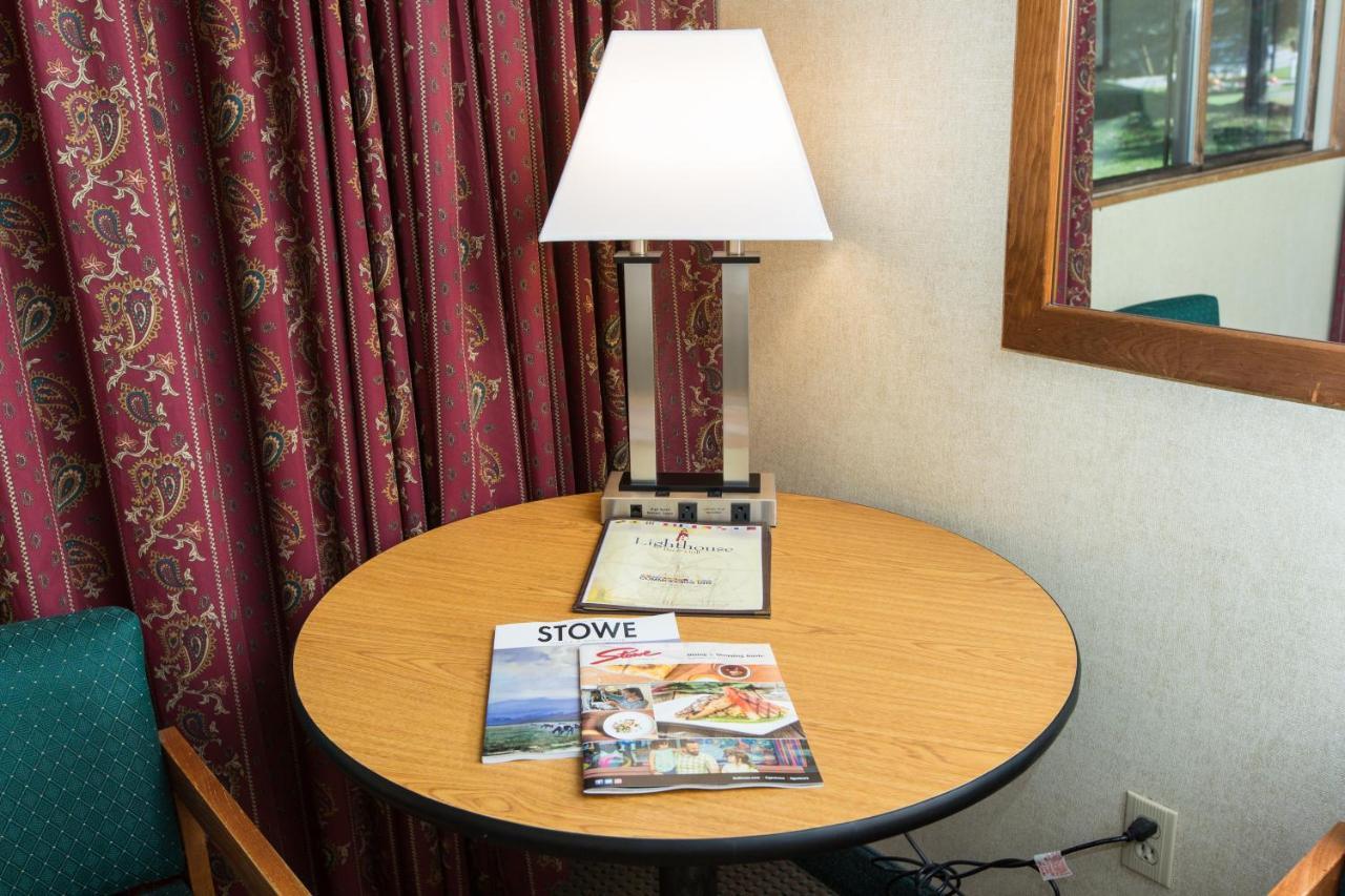 Commodores Inn Stowe Bagian luar foto