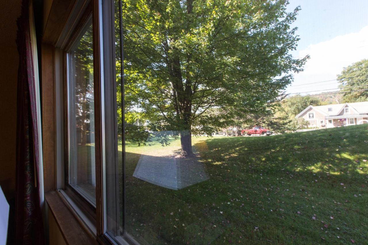 Commodores Inn Stowe Bagian luar foto