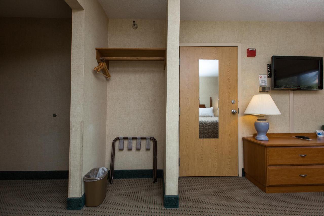 Commodores Inn Stowe Bagian luar foto