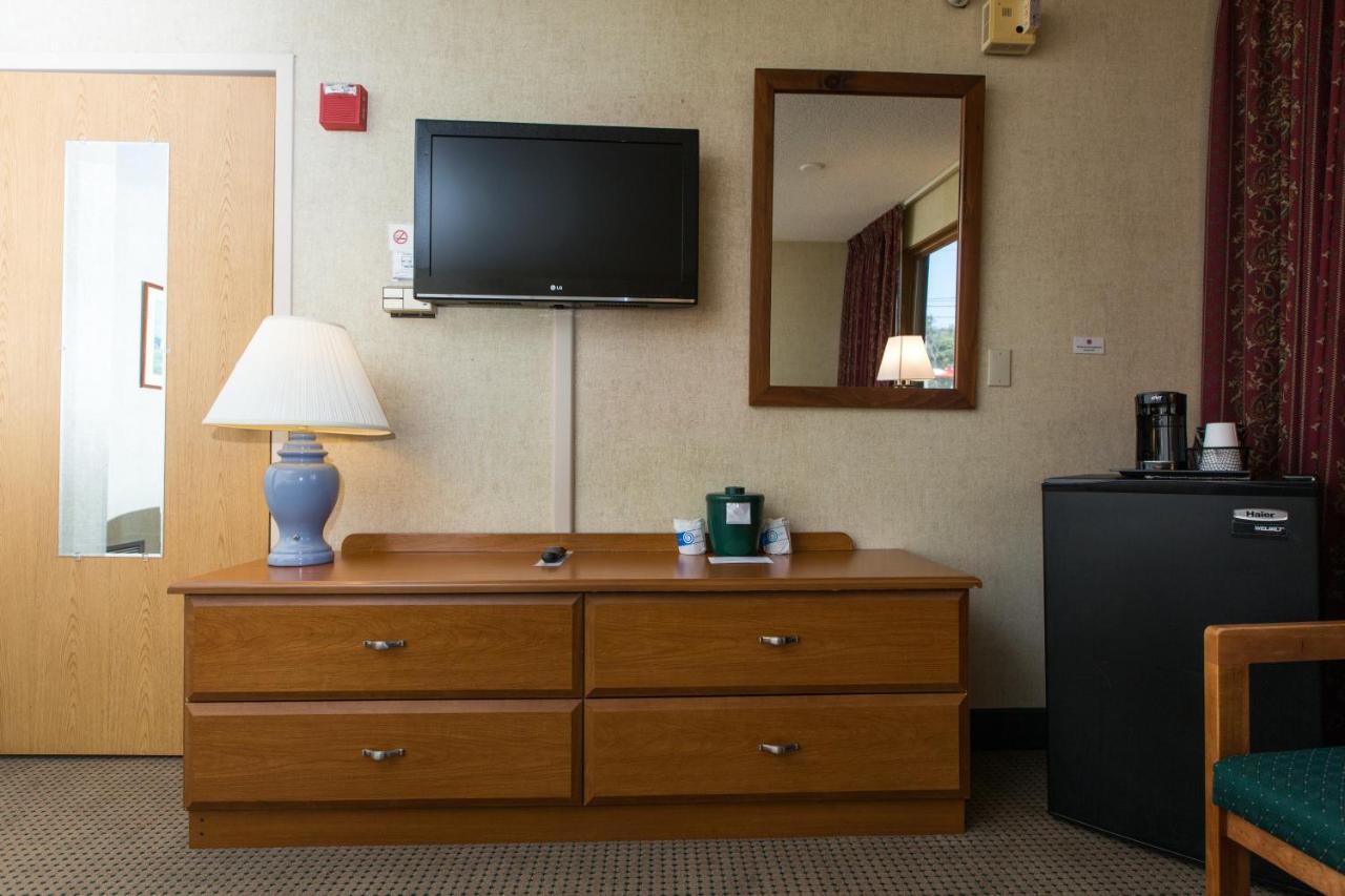 Commodores Inn Stowe Bagian luar foto