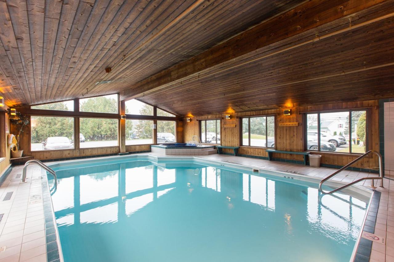 Commodores Inn Stowe Bagian luar foto