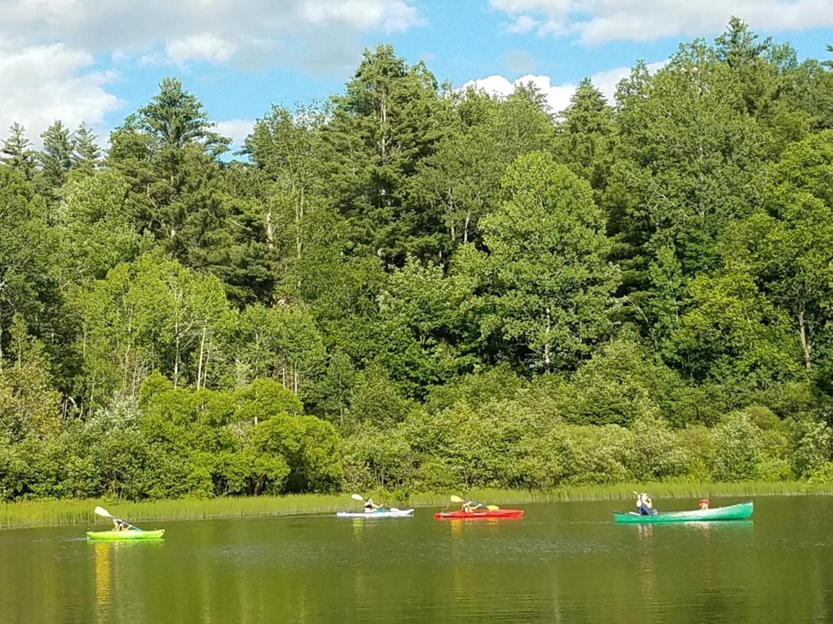 Commodores Inn Stowe Bagian luar foto